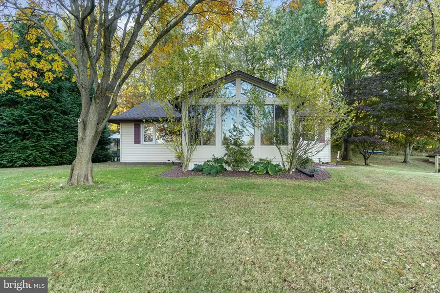 212 Erb Ave, Willow Street, PA 17584 - Image #3