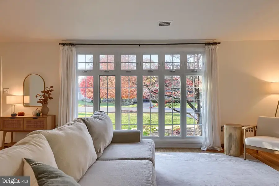 1514 Hollywood Dr, Lancaster, PA 17601 - Image #2