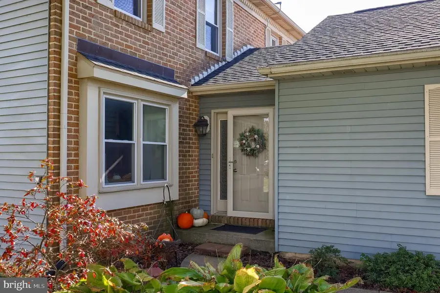 6568 Hollow Dr, East Petersburg, PA 17520 - Image #2