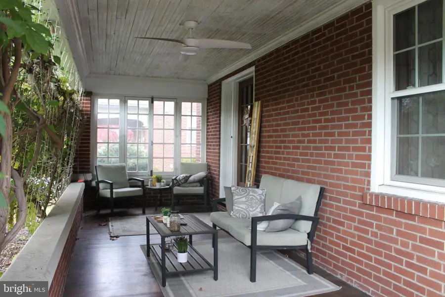 413 N Hanover St, Elizabethtown, PA 17022 - Image #2