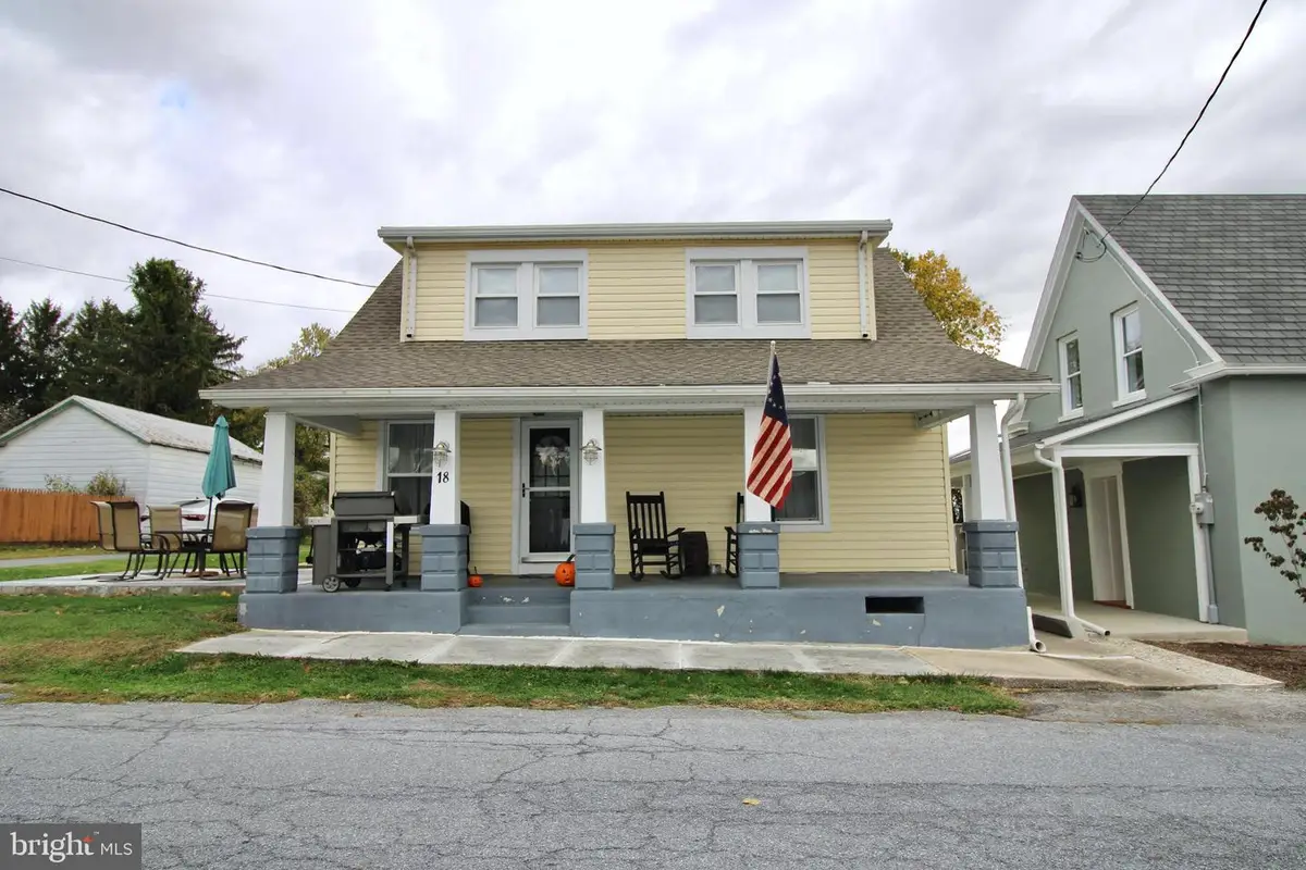 18 S Queen St, Maytown, PA 17550 - Image #1