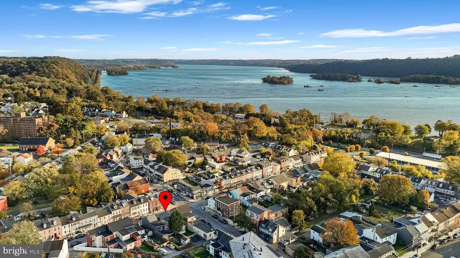 305 Perry St, Columbia, PA 17512 - Image #2