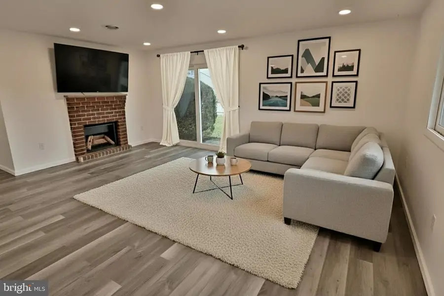 305 Greenland Dr, Lancaster, PA 17602 - Image #3