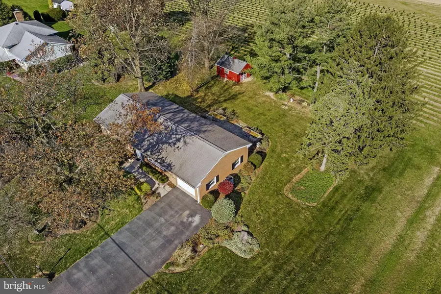 337 Long Rd, Manheim, PA 17545 - Image #2