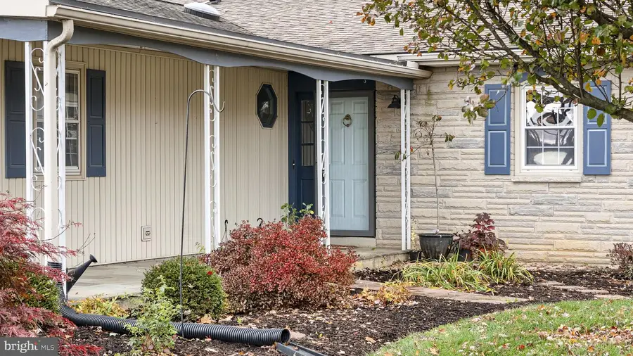 46 Green Acre Rd, Lititz, PA 17543 - Image #2