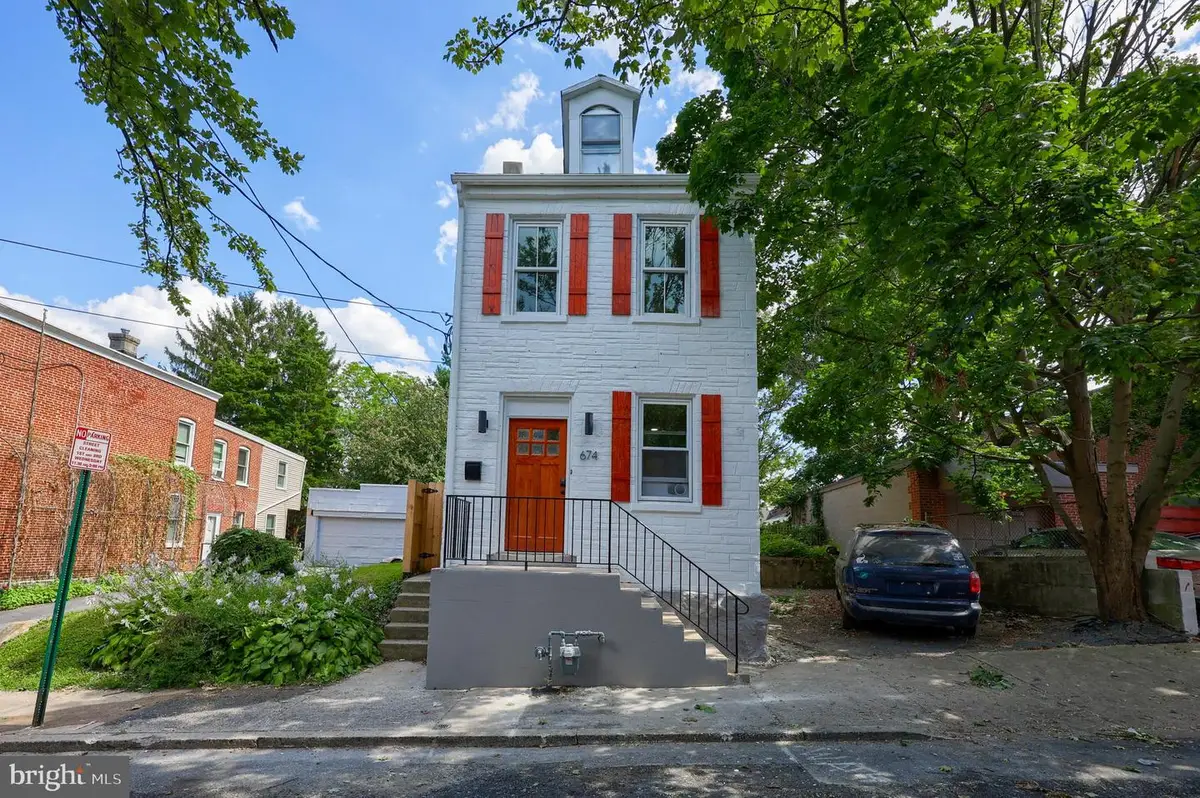 674 W Vine St, Lancaster, PA 17603 - Image #1