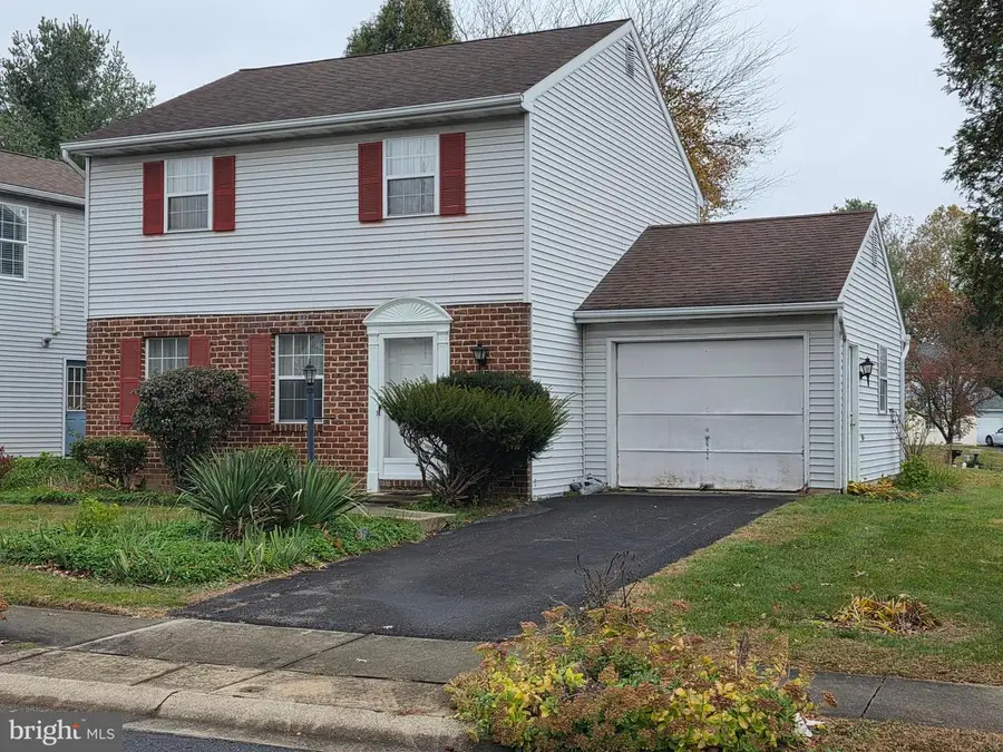 439 Coreopsis Dr, Lancaster, PA 17602 - Image #2