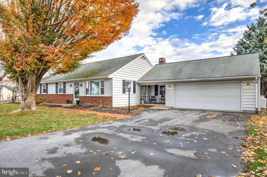 25 Evergreen St, Gordonville, PA 17529 - Image #3