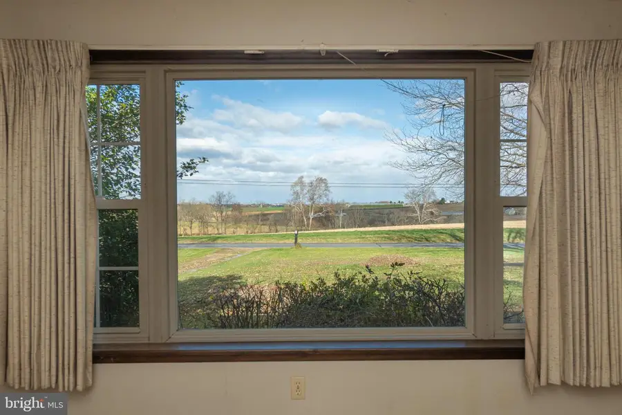 934 Orchard Rd, Willow Street, PA 17584 - Image #3