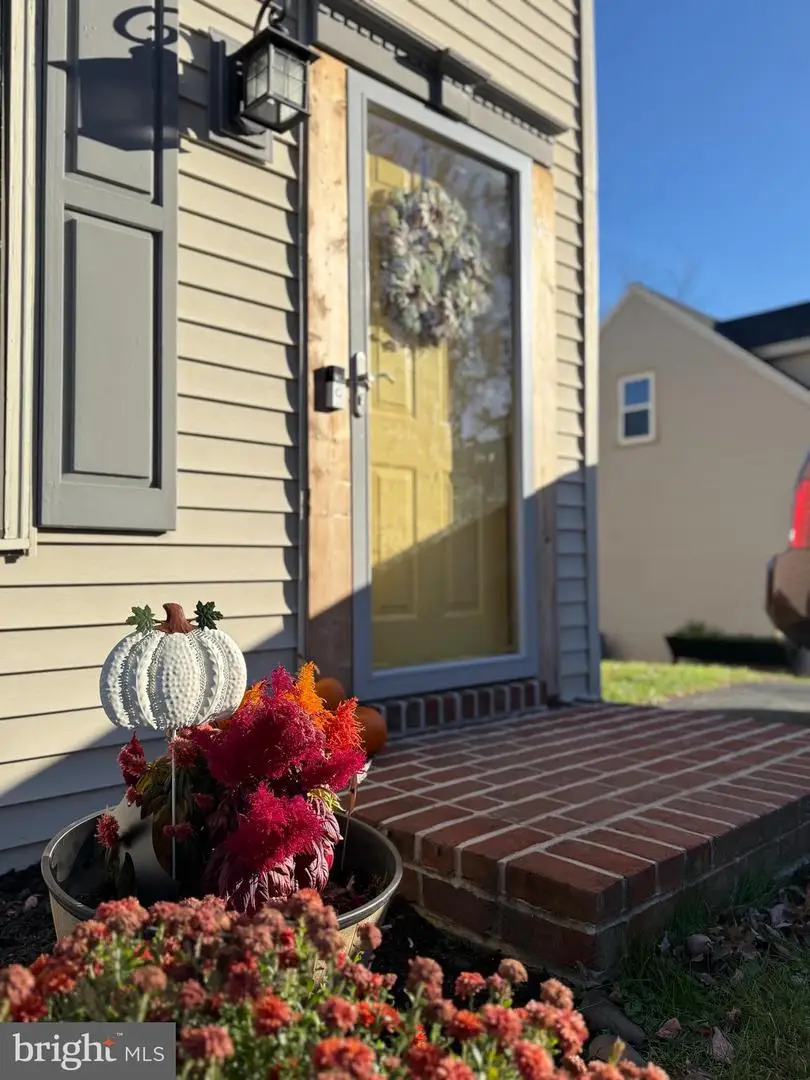 35 Beech Ln, Elizabethtown, PA 17022 - Image #2