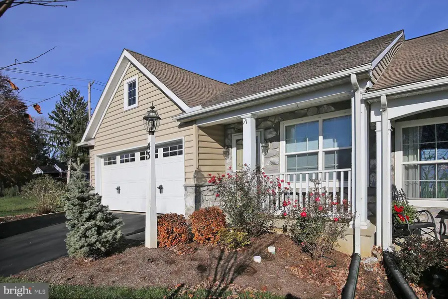 43 Farm Ln, Lancaster, PA 17603 - Image #2