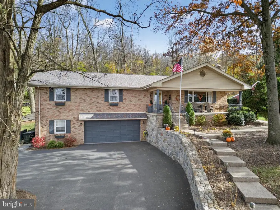 35 Bonview Dr, Denver, PA 17517 - Image #2