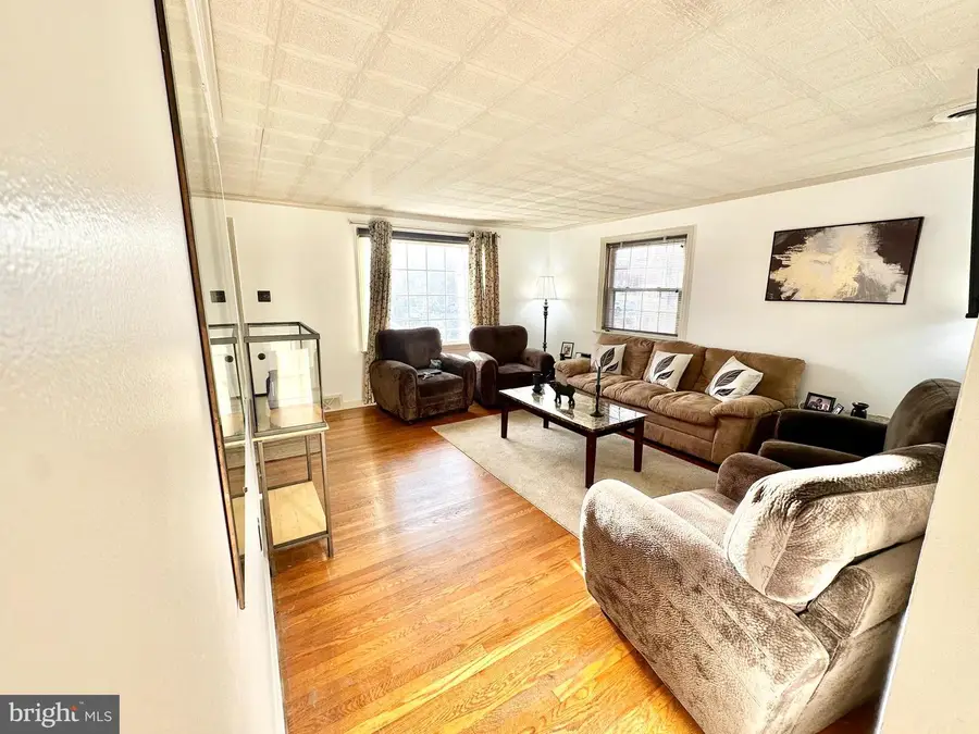 449 Hershey Ave, Lancaster, PA 17603 - Image #2