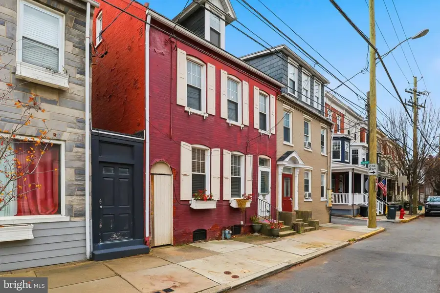 128 E James St, Lancaster, PA 17602 - Image #2