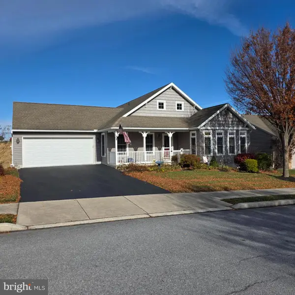 854 Cambridge Dr, MANHEIM, PA 17545
