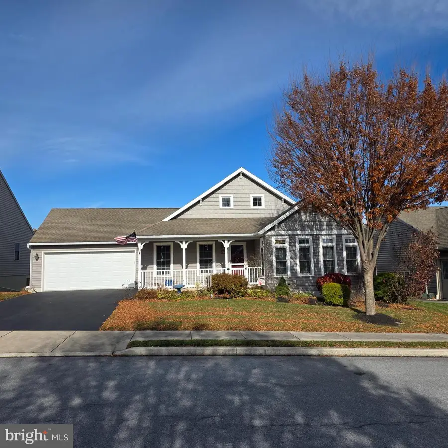 854 Cambridge Dr, Manheim, PA 17545 - Image #2