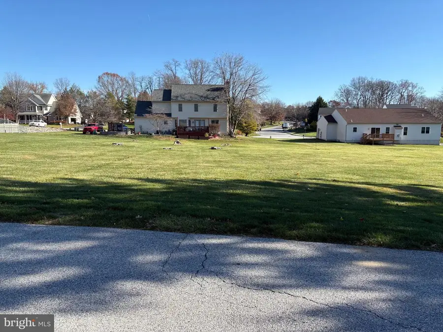 1716 Newport Dr, Lancaster, PA 17602 - Image #2