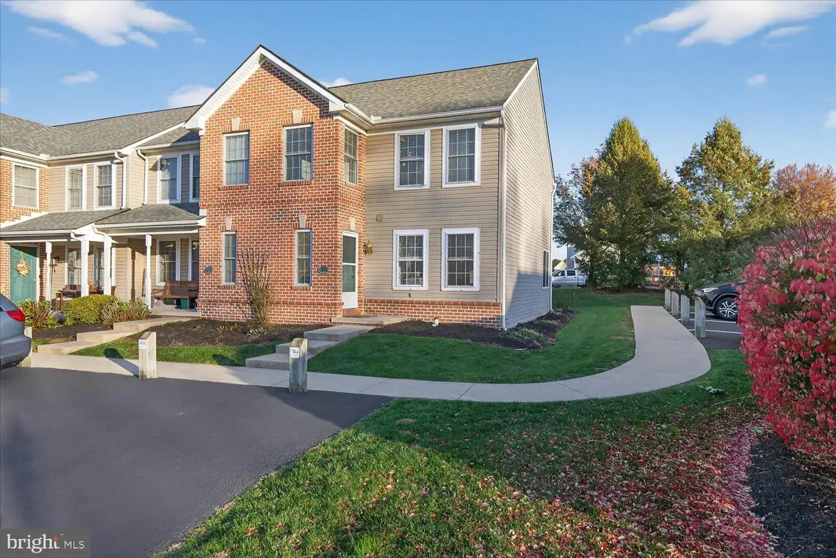 4032 Bradford Cir, Mount Joy, PA 17552 - Image #1