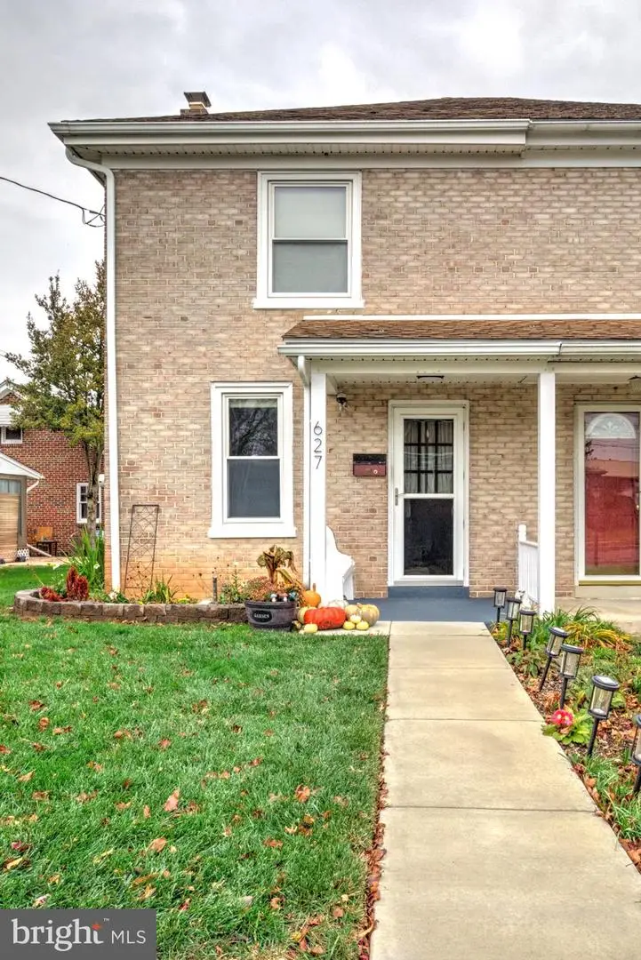 627 Pine St, Denver, PA 17517 - Image #2