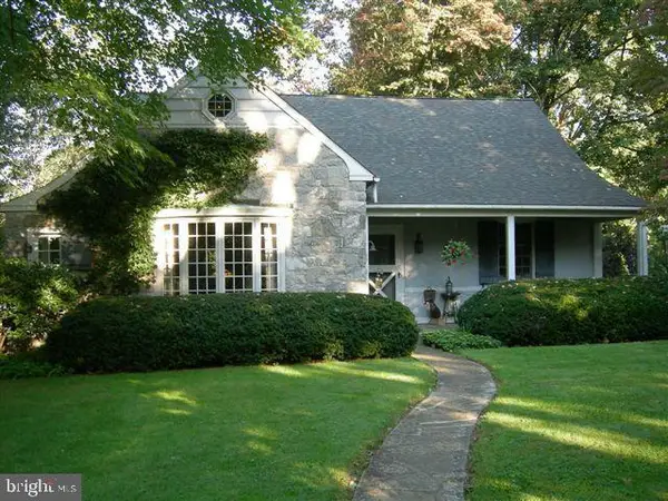 1553 Hollywood Dr, LANCASTER, PA 17601