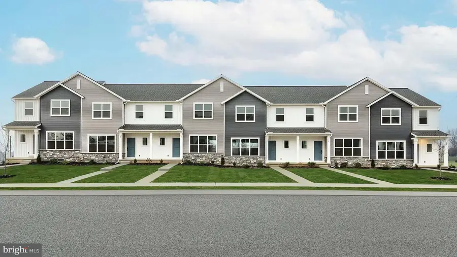 64 N Conifer Dr, Elizabethtown, PA 17022 - Image #2