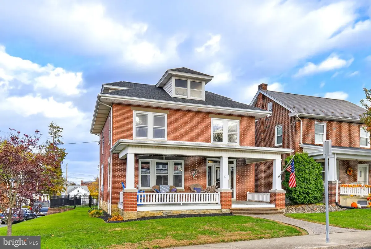 37 W Sunset Ave, Ephrata, PA 17522 - Image #1