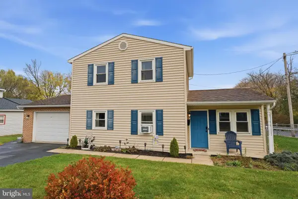 19 E Sunset Ave, EPHRATA, PA 17522