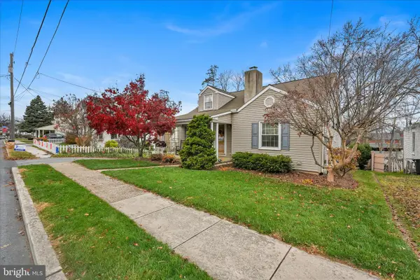 223 Lemon St, ELIZABETHTOWN, PA 17022