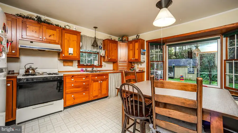 240 Evans Rd, Lititz, PA 17543 - Image #2