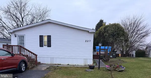 227 Longwood Ct W, LANCASTER, PA 17603