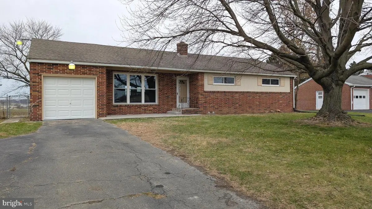 70 Hellers Church Rd, Leola, PA 17540 - Image #1