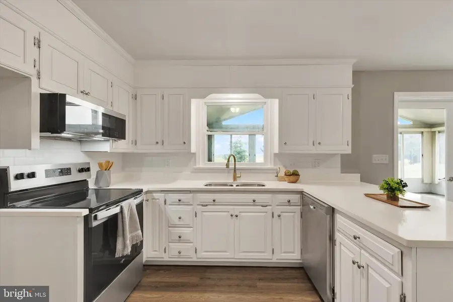 1227 Lebanon Rd, Manheim, PA 17545 - Image #3