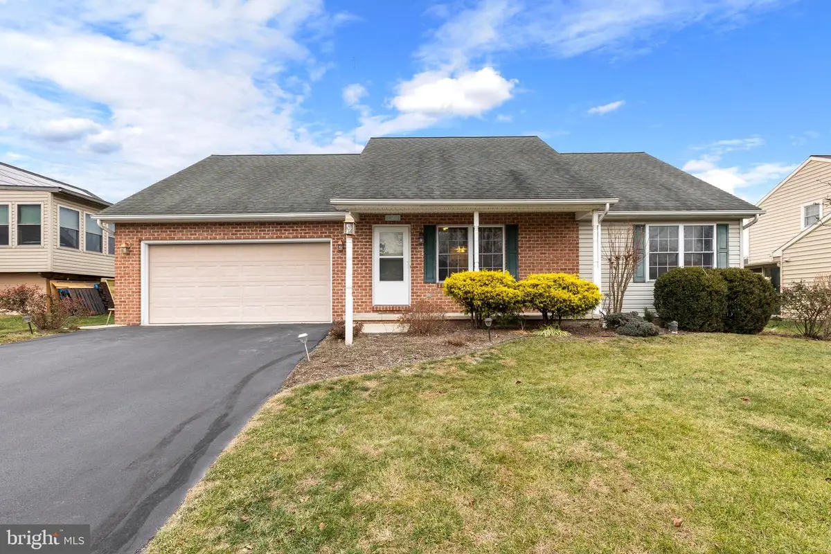 905 Hedgewyck Ln, Elizabethtown, PA 17022 - Image #1