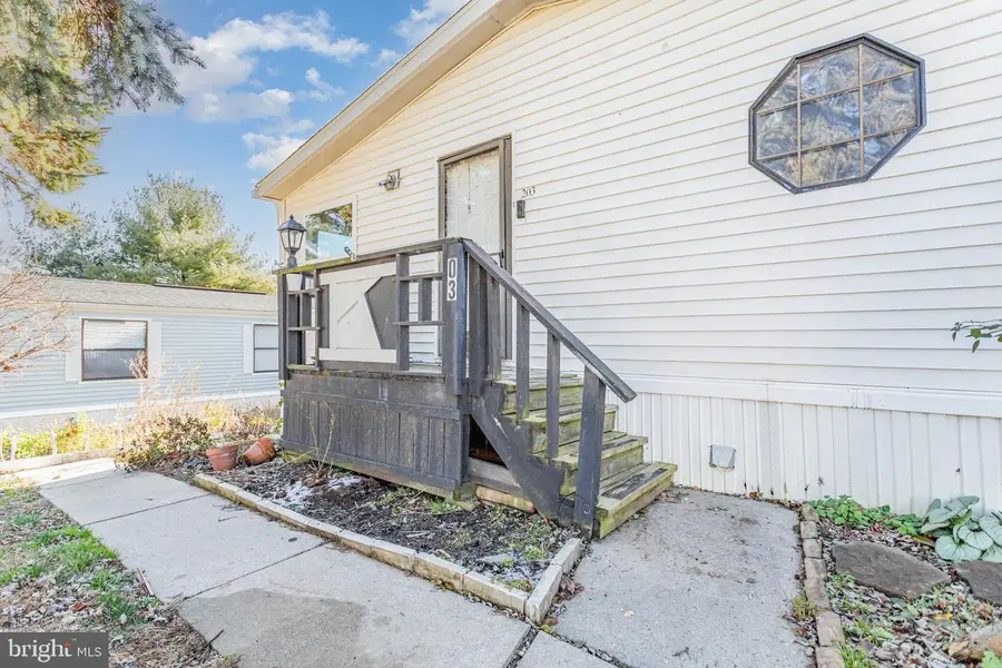 203 Oakfield Ct W, Lancaster, PA 17603 - Image #3