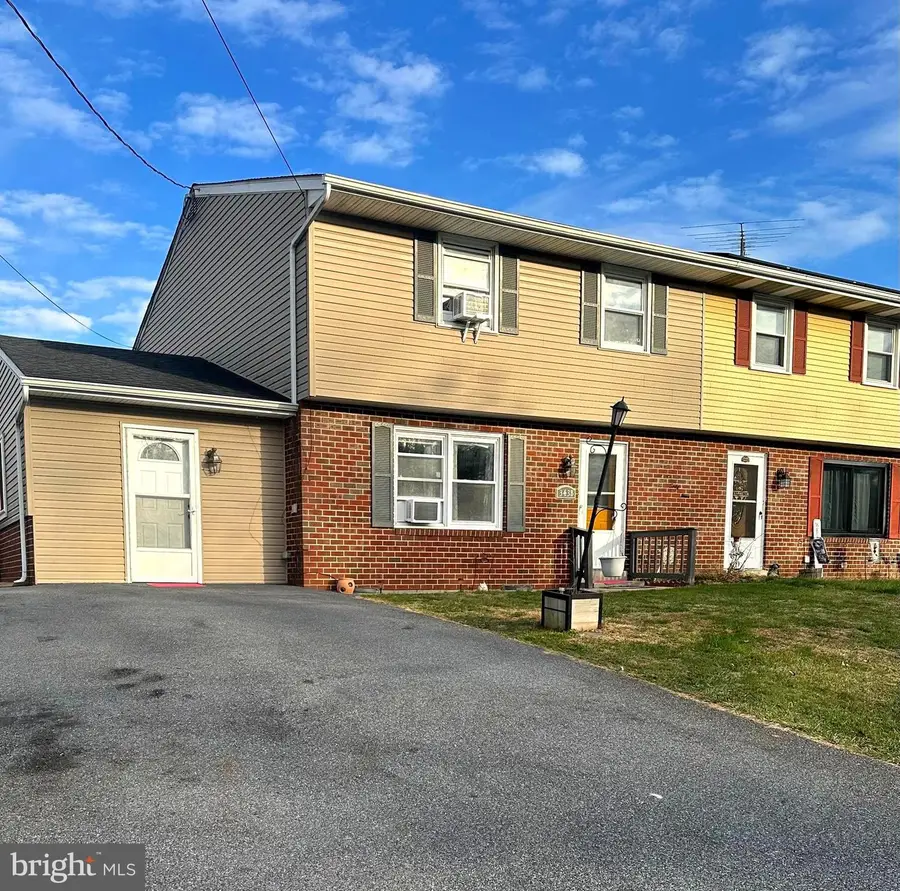 343-b Carol Lynn Dr, Willow Street, PA 17584 - Image #3