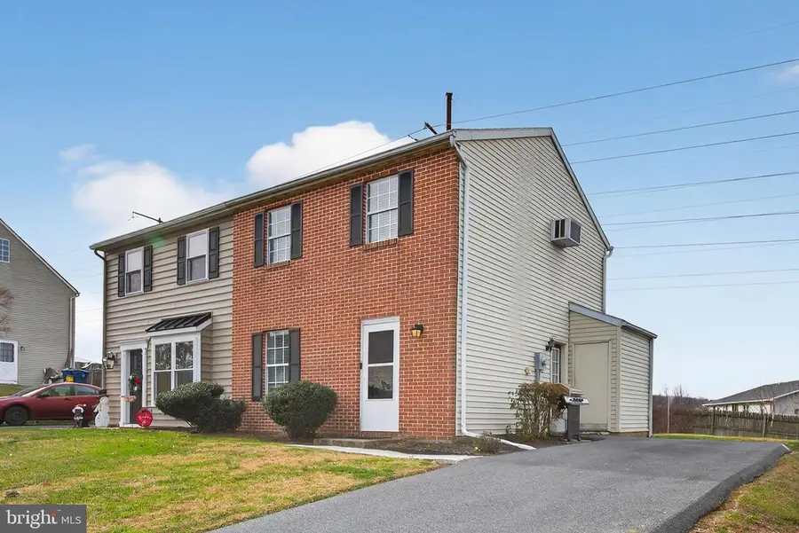 2015 Aspen Ln, Columbia, PA 17512 - Image #3