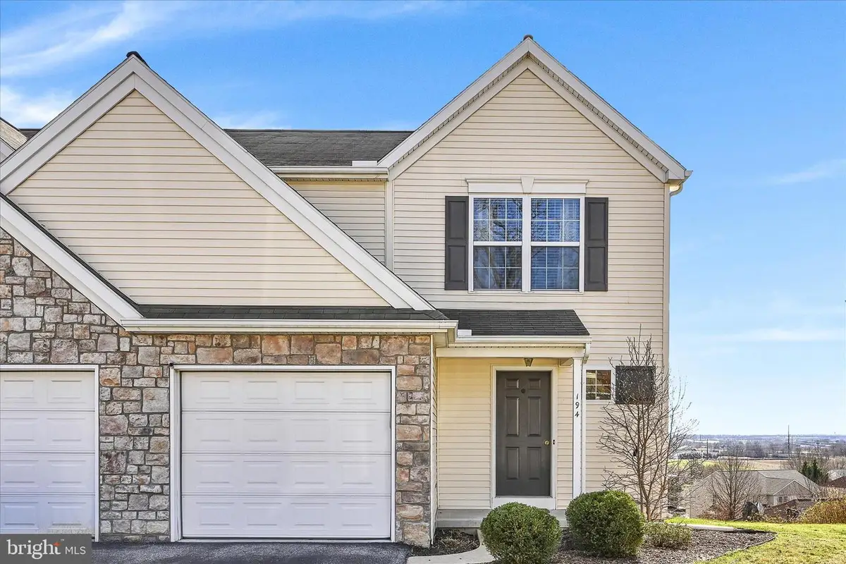 194 Eagle Dr, Ephrata, PA 17522 - Image #1