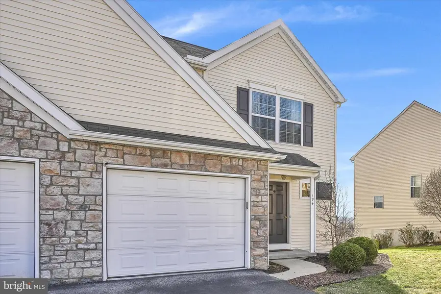 194 Eagle Dr, Ephrata, PA 17522 - Image #2