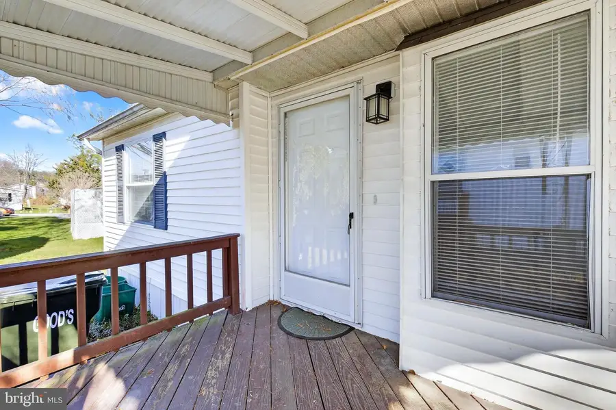 102 Arrowwood Ct, Lancaster, PA 17603 - Image #2