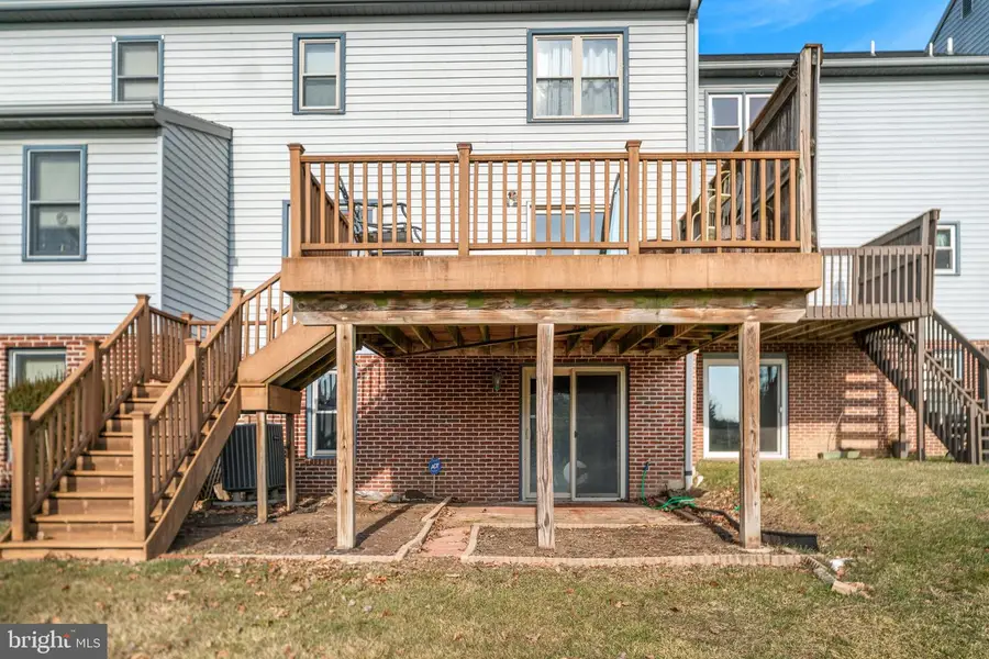 214 Sand Ct, Ephrata, PA 17522 - Image #2