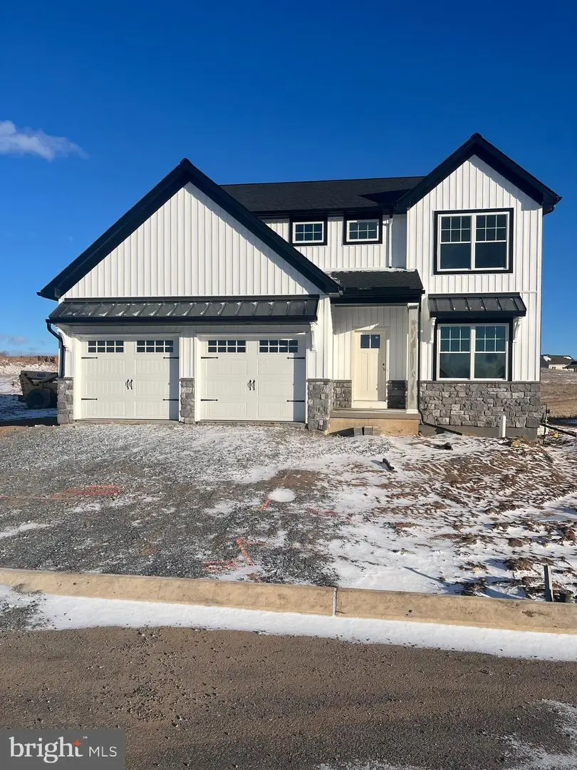 227 Randolph Dr, Elizabethtown, PA 17022 - Image #2