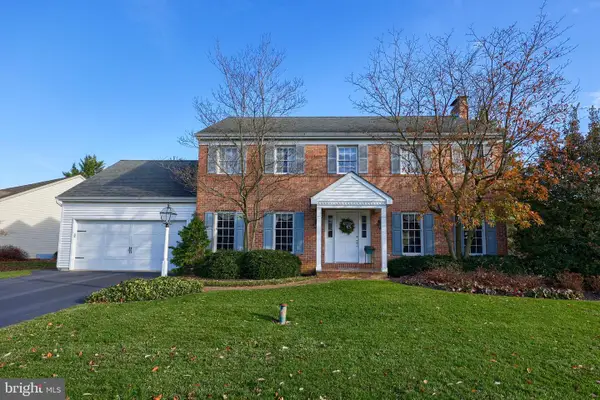 16 Horseshoe Dr, EPHRATA, PA 17522