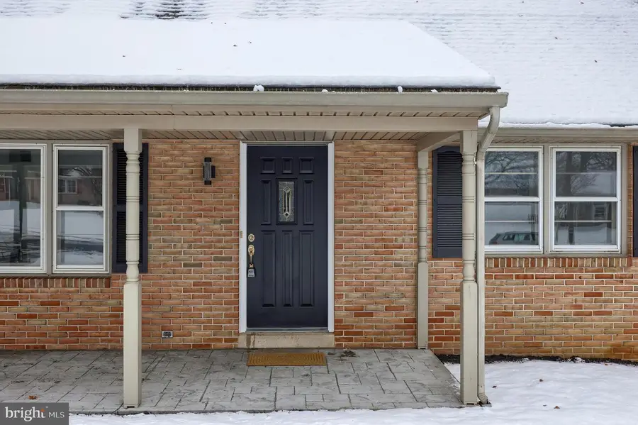 5421 Rainbow Dr, East Petersburg, PA 17520 - Image #3