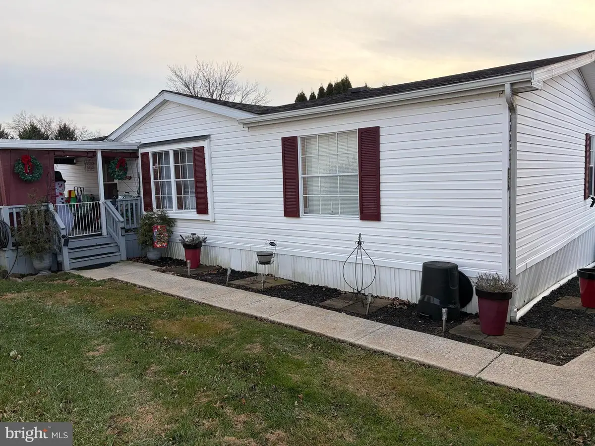 104 Fox Run Ct, Lancaster, PA 17603 - Image #1