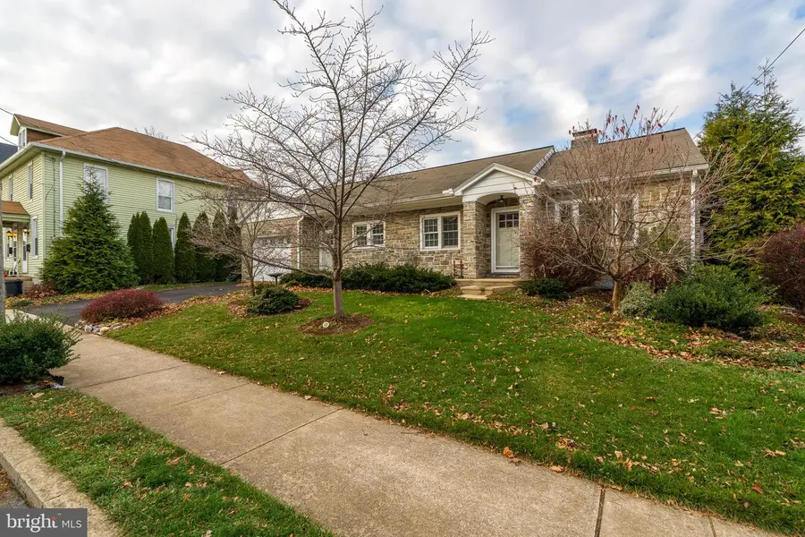 141 E Lincoln Ave, Lititz, PA 17543 - Image #3