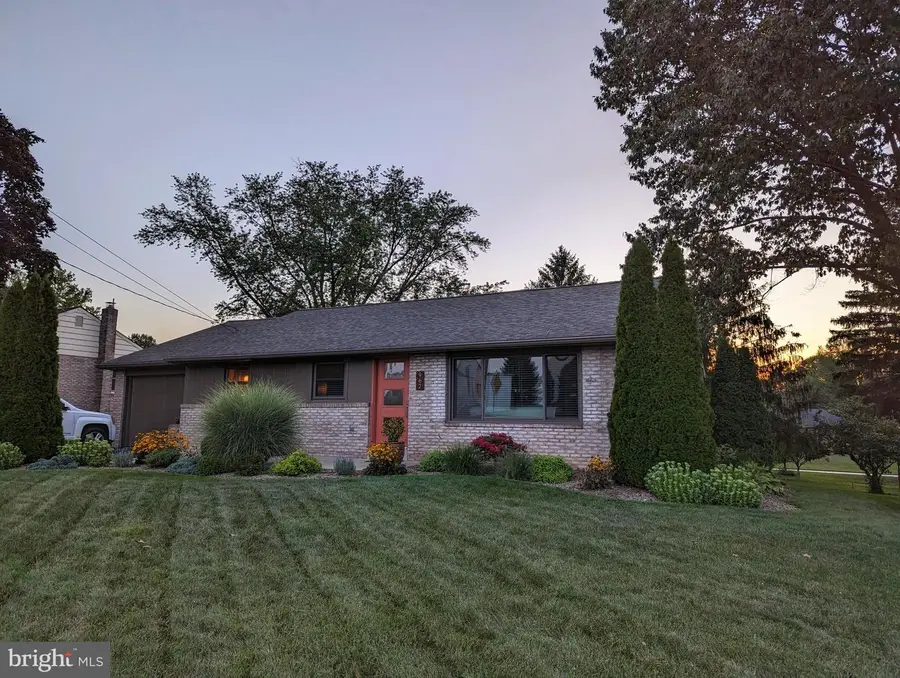 962 Anderson Ferry Rd, Mount Joy, PA 17552 - Image #2