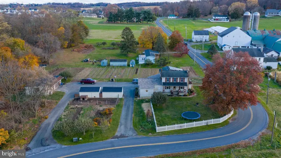 323 Fairview Rd, New Providence, PA 17560 - Image #2