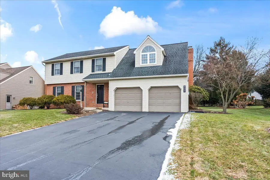909 Lindsay Ln, Lancaster, PA 17601 - Image #2