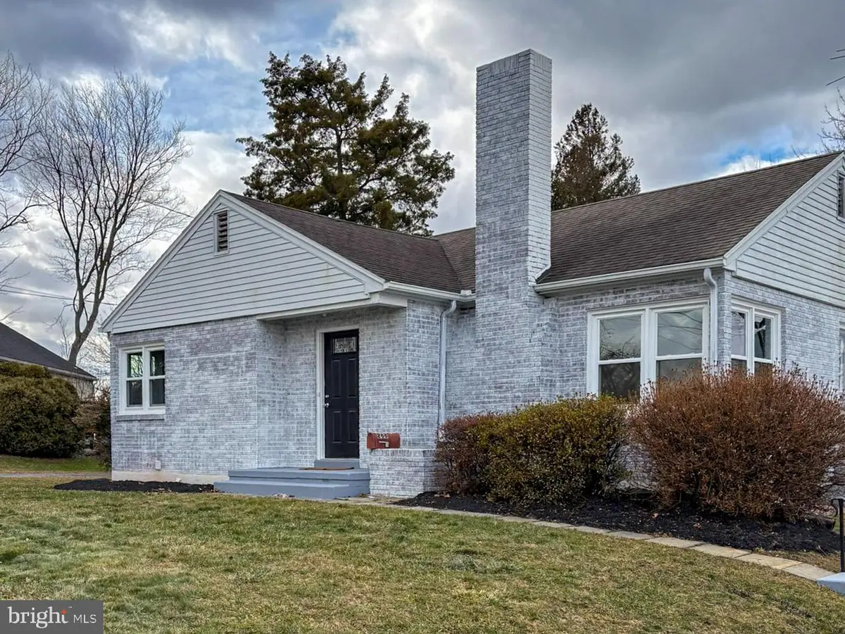 266 Redwood Dr, Lancaster, PA 17603 - Image #1