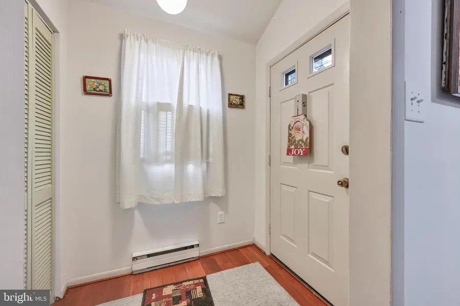 546 Creekside Ln, Mount Joy, PA 17552 - Image #2